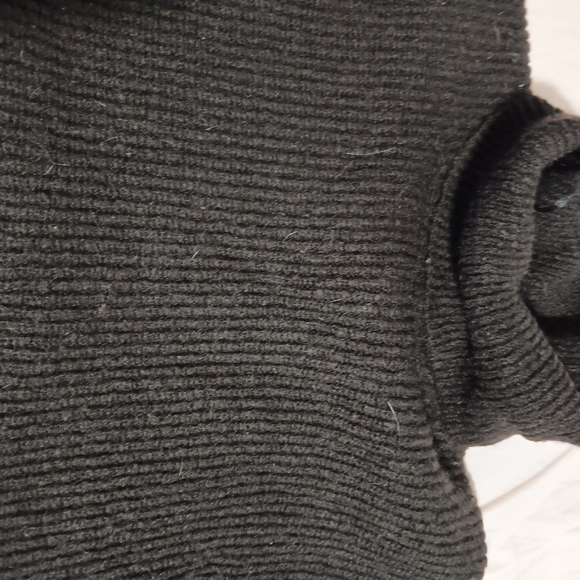 Divided By H&M Black Turtleneck Sweater Size Small - Picture 3 of 4